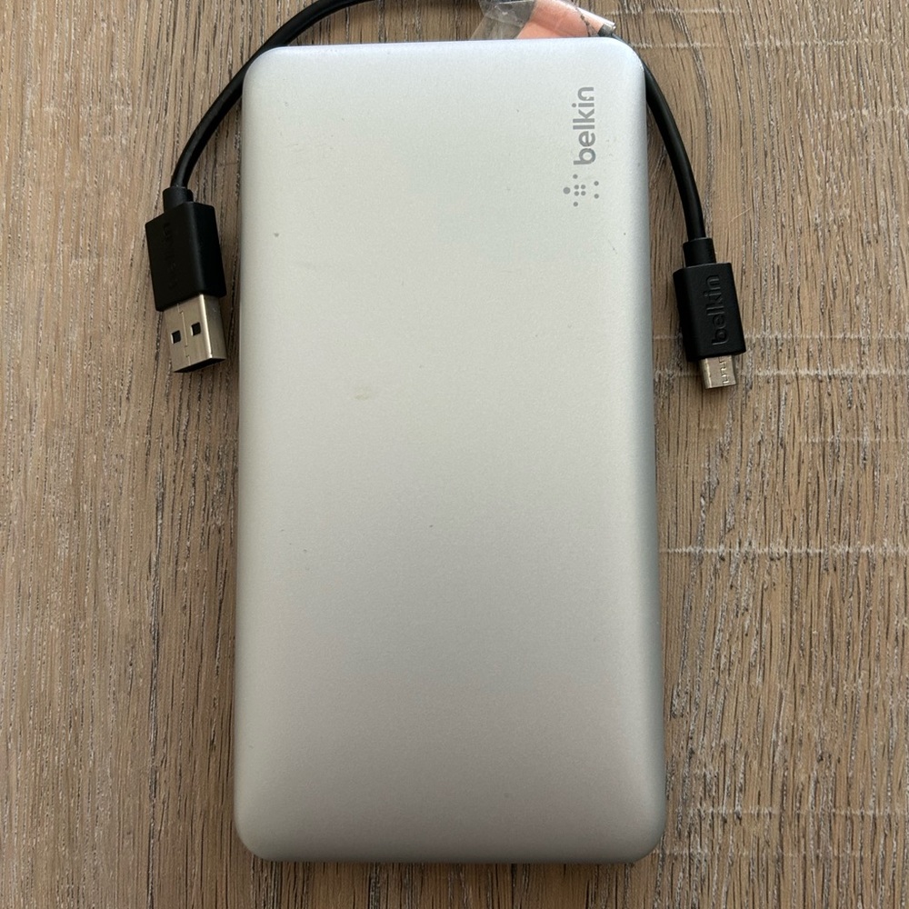 Belkin Silver Portable Charger
